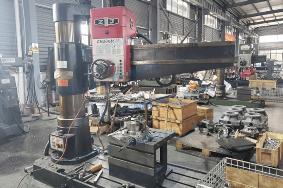 Továrenské vybavenie